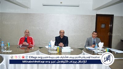 المنشاوي يترأس اجتماع مجلس إدارة نادي جامعة أسيوط الجديد لمتابعة أعمال تطويره 