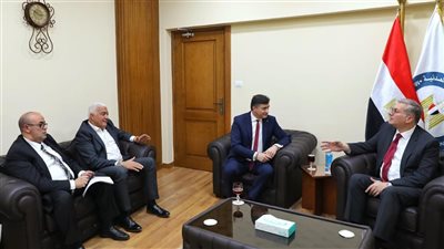 إيني الإيطالية تستعد لتنمية حقلي غاز طبيعي بمصر يمتلكان احتياطات ضخمة 