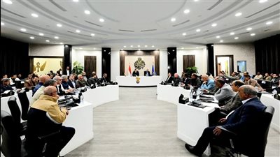 وزير الإسكان ومحافظ أسوان يلتقيان القيادات البرلمانية والتنفيذية والشعبية بعد انتهاء أزمة المياه