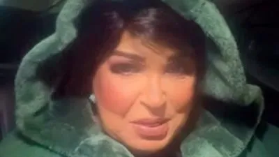 بهذه الطريقة.. فيفي عبده تهنئ جمهورها بعيد الميلاد المجيد 