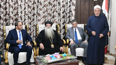 محافظ قنا يقدم التهنئة للأقباط بمطرانية دشنا بمناسبة عيد الميلاد المجيد
