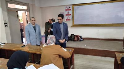 رئيس جامعة بنها يتفقد الامتحانات بكلية العلوم وورش كلية الهندسة ببنها