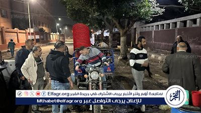 رئيس حي شرق أسيوط يقود حملة لرفع إشغالات الباعة الجائلين بشوارع الحى 