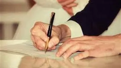 استشاري أسري يعدد مخاطر الزواج العرفي على حقوق المرأة والأبناء.. فيديو