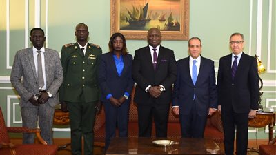 وزير الخارجية والهجرة يستقبل وزير التجارة والصناعة الجنوب سوداني