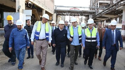 وزير قطاع الأعمال يتفقد مصانع 