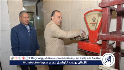 تفاصيل الزيارة المفاجئة لمحافظ أسيوط لمخبز بلدي بحى شرق للإطمئنان على جودة الخبز 