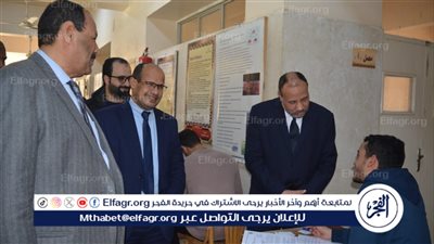 نائب رئيس جامعة الأزهر يتفقد امتحانات الفصل الدراسي الأول بكليات الصيدلة والطب بأسيوط 