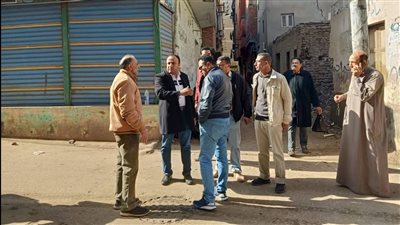 رئيس منية النصر في الدقهلية يتفقد إصلاح الهبوط الأرضي بمنطقة شارع الجامع الكبير..صور