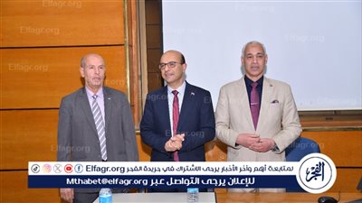 رئيس جامعة أسيوط يشهد افتتاح البرنامج التدريبي لتأهيل المتقدمين لشغل منصب عميد كلية