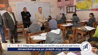 محافظ أسيوط يتفقد امتحانات الفصل الدراسى الأول بمدارس عصمت عفيفى وبدر لغات واسماعيل القبانى الإعدادية 