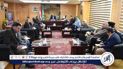 محافظ الفيوم يتابع تحسين جودة مياه بحيرة قارون استعدادًا لتعزيز المخزون السمكي