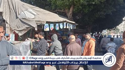 إزالة اشغالات وتعديات الباعة الجائلين على حرم الطرق بحي شرق أسيوط
