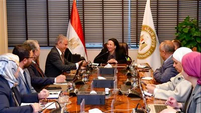 وزيرة البيئة تلتقي مع فريق استشاري من الأكاديمية البحرية للعلوم والتكنولوجيا
