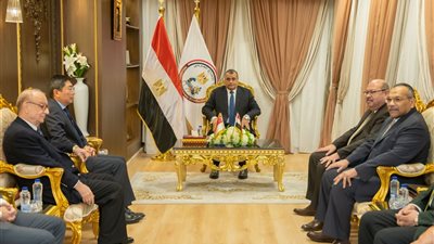 لدعم الصادرات وفتح أسواق جديدة.. وزير الدولة للإنتاج الحربى يستقبل سفير سنغافورة لبحث الفرص الاستثمارية