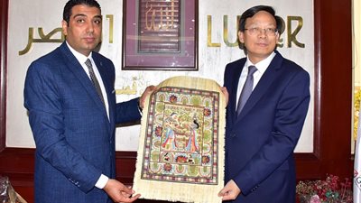 بالصور.. نائب محافظ الأقصر يستقبل رئيس جمعية الصداقة الصينية لتعزيز التعاون