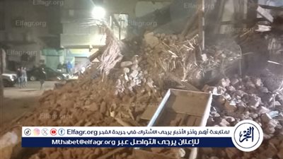 العناية الالهية تنقذ سيده مسنه في انهيار عقار باويش الحجر بالدقهلية 