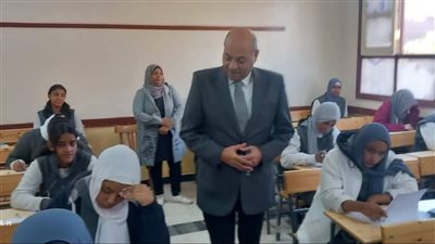 وكيل تعليم أسوان يتفقد امتحانات الشهادة الاعدادية 