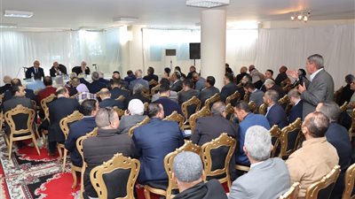 وزير الصناعة يستعرض مع محافظ القليوبية تحديات المناطق الصناعية والمصانع  