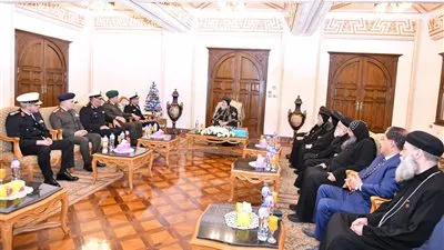 البابا تواضروس يستقبل قائدي القوات البحرية والمنطقة الشمالية 