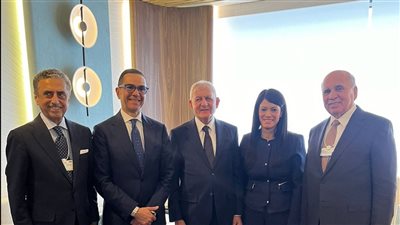 الرئيس العراقي يستقبل رانيا المشاط خلال فعاليات المنتدى الاقتصادي العالمي بـ 