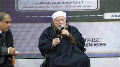 أحمد عمر هاشم: 