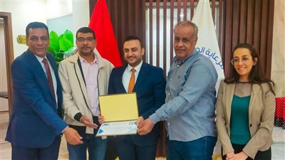 خلال شهر يناير.. مدير الرعاية الصحية بالأقصر يكرم الاطباء المتميزين بالفرع والمنشآت الصحيه التابعه له