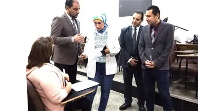 رئيس جامعة الأقصر تتفقد أعمال امتحانات الماجستير والدكتوراه المهنية بالجامعة