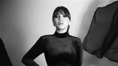 مي فاروق تشوق الجمهور لـ أحدث أعمالها 