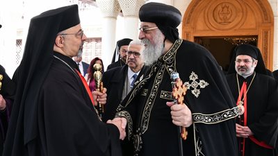 قيادات الكنيسة الكاثوليكية يهنئون البابا تواضروس بالعيد