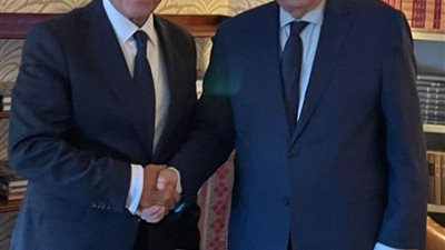 وزير الخارجية والهجرة يبحث مع نظيره اللبناني العلاقات الثنائية 