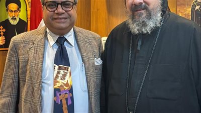 الأنبا مكاري أسقف عام شبرا الجنوبية يستقبل القس رفعت فكري