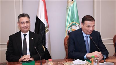 وزيرا الزراعة والتموين يبحثان مع أوكرانيين التعاون في مجال تحقيق الأمن الغذائي