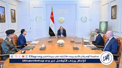 عاجل| السيسي يجتمع برئيس الوزراء ووزير الاتصالات