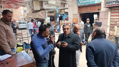 محافظ الدقهلية يجري جولة تفقدية في المنصورة