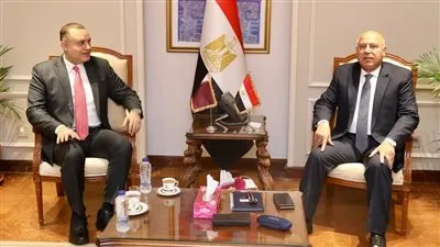 نائب رئيس الوزراء يبحث مع سفير قطر بالقاهرة سبل تعزيز التعاون بين البلدين 