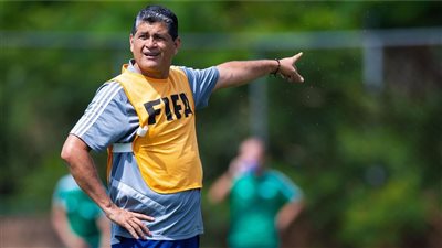 «رويز» يصل القاهرة ليبدأ مهام عمله في لجنة الحكام المصرية 