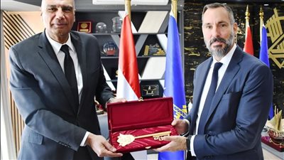 الأمير رحيم الحسينى الأغاخان الخامس يقدم شكره للرئيس السيسى للدعم اللامحدود لإخراج مراسم الجنازة والدفن فى أسرع وقت للأمير الراحل 