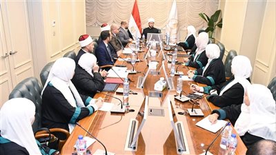 لدراسة خطط وبرامج العمل الدعوي بشهر رمضان.. وزير الأوقاف يعقد اجتماعات عمل مكثفة