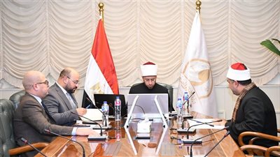 لبحث سبل الانضباط الإداري والدعوي.. وزير الأوقاف يلتقي بمدير أوقاف جنوب سيناء 