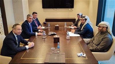 وزير السياحة والآثار يلتقي نظيره القطري لبحث سبل التعاون بين البلدين