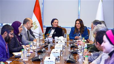 وزيرتا البيئة والتنمية المحلية يناقشان الجهود الحالية لتطوير المجازر والتوسع فى إنتاج الغاز
