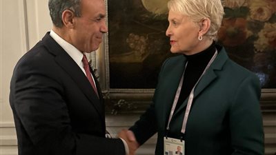 وزير الخارجية والهجرة يلتقي المديرة التنفيذية لبرنامج الغذاء العالمي لبحث دعم اللاجئين 