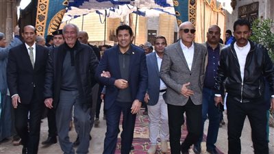  وزير الشباب والرياضة ومحافظ الأقصر يفتتحان مسجد أبو سلام بأرمنت 