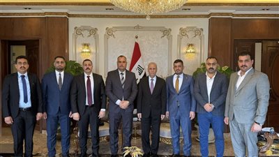 السفير العراقي يستقبل الوفد الحكومي المكلف بالبطاقة الموحدة