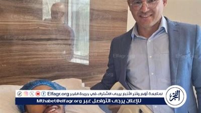 حارس شباب الأهلي يجري عملية بالمنظار في الكتف