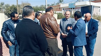 نائب محافظ الجيزة يتابع التجهيزات النهائية بمحطة رفع الصرف الصحى بقرية دهشور