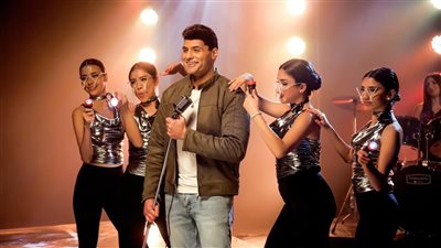 أحمد فتحي وأجواء رومنسية - ايقاعية بأغنيته الجديدة 