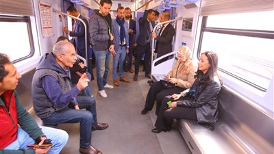 رحلة في قلب المستقبل.. وزيرة التضامن تشيد بتجربة القطار الكهربائي السريع “42 دقيقة فقط.. والتذكرة بـ 20 جنيهًا إلى العاصمة الإدارية”