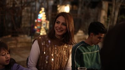 نور عز العرب تغني 